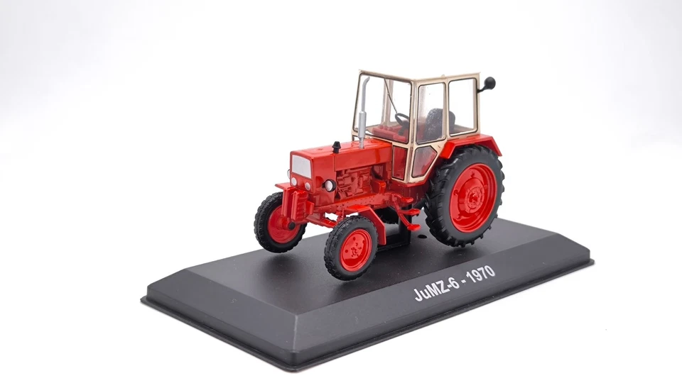 Tractor JuMZ-6 1970 1:43 Hachette - Image 1 of 4