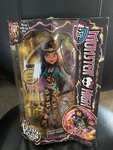 MonsterHigh Cleolei Freaky Fusion NRFB 2013 Retired - Picture 1 of 9