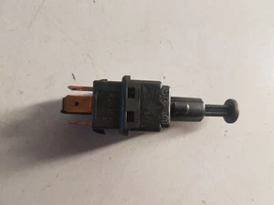  Saab 9-5 Kombi ´00 YS3E 2.0 T Bremsschalter Kontaktschalter Schalter 90337607 - Bild 1 von 8