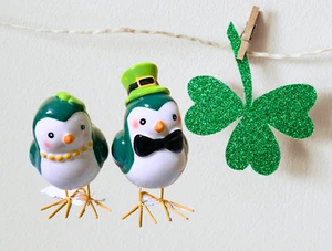 2025 St. Patrick's Day Ceramic Bird Figurines Set of 2 - Picture 1 of 7