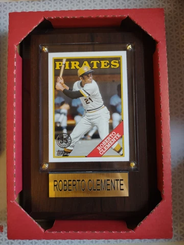 2023 Topps 1988 Throwback Roberto Clemente Pirates Wood Plaque Cover