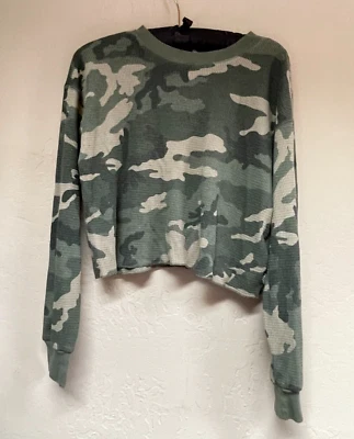 Aritzia Tna Womens Camo Waffle Knit Thermal Long Sleeve Cropped Top XS Pullover - Image 1 of 4
