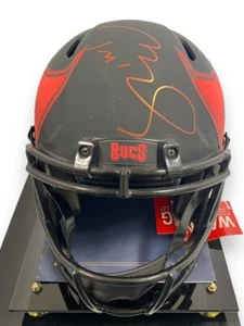 TOM BRADY - Casco da calcio autografato Tampa Bay Bucaneers con Fanatics CoA - Foto 1 di 6