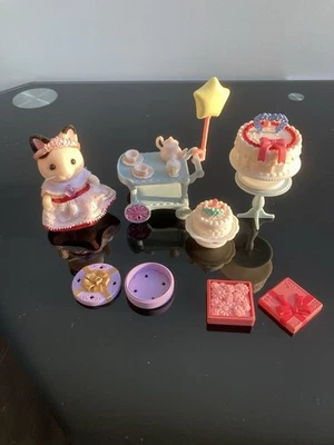 Sylvanian Families Party Time Play set Tuxedo Cat Set 5646 - Image 1 of 4