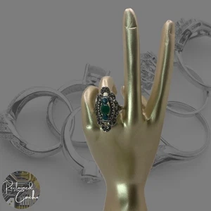 Womens Silver Tone Green Rhinestone Statement Cocktail Fashion Ring Size 6.5 - Picture 1 of 7