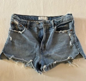Abercrombie & Fitch The Mom Short High Rise Distressed Denim Shorts Gr. 26 - Bild 1 von 10