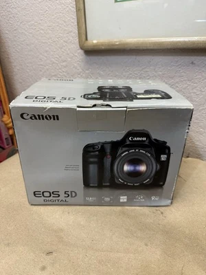 Canon EOS 5D Classic con caja Foto 1 de 4