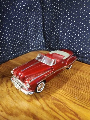 1949 Buick Roadmaster Convertible - 1/32 Scale  Signature Diecast Models H7 - Image 1 of 4