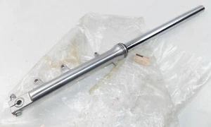 OEM GENUINE 1987 YAMAHA TZR125 TZR75 RIGHT FRONT FORK TUBE+SLIDER 2RN-F3103-00 - Bild 1 von 1
