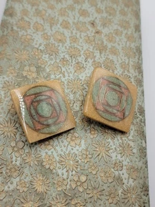 Vintage Lee Sands Resin And Metal Inlay Geometric Clip On Earrings - Bild 1 von 3