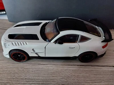 voiture miniature MERCEDES Coupé AMG 1/18 neuve son et lumière - Photo 1/4