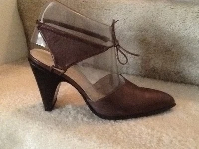 Delman women’s italian bronze leather artsy modern Closed toe heels Shoes 8.5 - Image 1 of 4