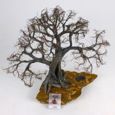 Wayne Trinklein APPLE TREE cobre y alambre escultura sobre base de piedra con etiquetas y papeles Foto 1 de 4