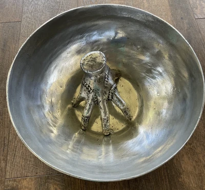 Nuevo cuenco de caramelo Pottery Barn Wednesday Hand Thing nuevo en caja Foto 1 de 3