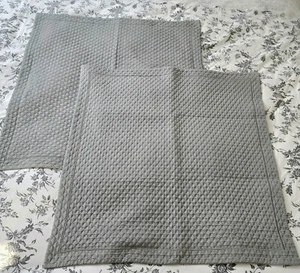 2 RARO NOS Restauración Hardware Euro Almohada Sham Diamante Seda Gris 26x26 2007 - Imagen 1 de 10
