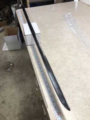 Ford Mainline 1956 y Customline 4 puertas cuarto trasero superior derecho moldura Foto 1 de 4