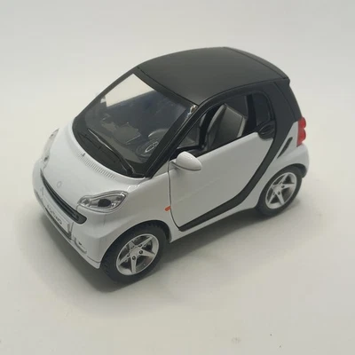 Smart Fortwo Scala 1:32. Nuovo ,Con Luci E Suoni. - Immagine 1 di 4