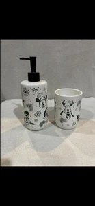 MICKEY MOUSE & FRIENDS BATHROOM WHITE/GREEN SOAP PUMP, SM CANISTER  - Picture 1 of 2