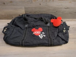 Mickey Unlimited Reisetasche mit flauschigem Schlüsselanhänger - Bild 1 von 6