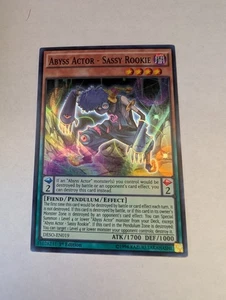 Abyss Actor - Sassy Rookie DESO-EN019 Destiny Soldiers 1st Edition Super Rare NM - Picture 1 of 1