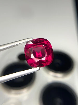 Великолепный натуральный малайский гранат 4,35 карата - Изображение 1 из 4