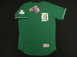 green detroit tigers shirt