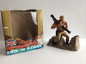 VINTAGE MATTEL 1974 EROI IN AZIONE EROI IN AZIONE SOLDATO BRITANNICO TOM BAZOOKA - Foto 1 di 17