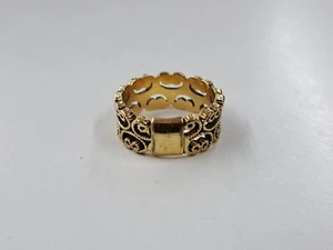 Vintage Ladies Gold-Tone Ring Size 6 Unbranded. Nice Condition - Picture 1 of 5