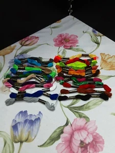J&P Coats Multicolor Embroidery Floss Thread 25 Skeins NEW - Picture 1 of 3