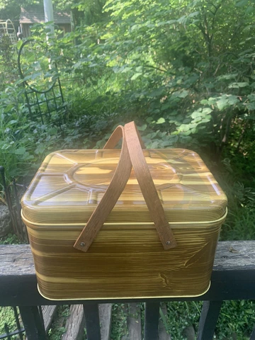 Vintage Brown Faux Wood Grain Metal Picnic Basket Box W/ Wood Handles Storage Cover