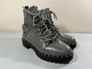 NEW ASOS WOMEN'S GRAY STUDDED CROCS PRINT ZIP & LACE UP ANKLE BOOTS 9 WIDE - Picture 1 of 3