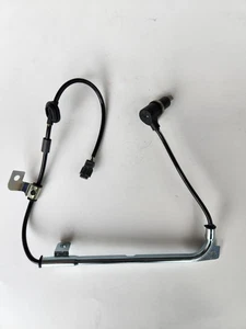 Genuine Subaru Impreza & Legacy Rear ABS Sensor R/H (26740AA021 / 26740AA020) - Bild 1 von 2