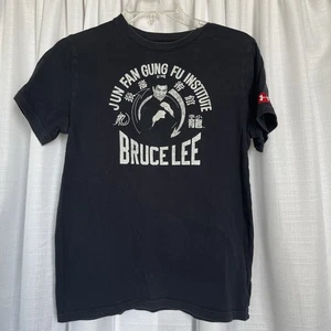 Under Armour Boys Black T-Shirt With Bruce Lee Jun Fan Gung Loose Heat Gear YLG - Picture 1 of 6