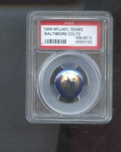 1969 NFL/AFL Teams Pin Pinback Button Baltimore Colts PSA 8 Graded Football Card - Picture 1 of 2