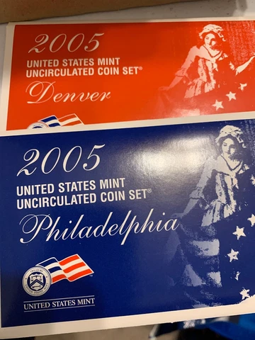 2005 U.S. MINT UNCIRCULATED COIN SET-22 COIN P & D MINT SET (U05) - SEALED BOX Cover
