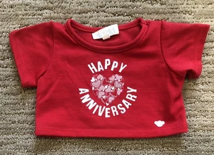 Build A Bear Workshop Happy Anniversary rotes T-Shirt Top Shirt, Herzen, Teddykleidung - Bild 1 von 4