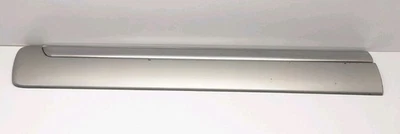 GMC Yukon 2000-2006 carrocería moldura lateral puerta delantera izquierda abedul plateado OEM 15176374 Foto 1 de 4