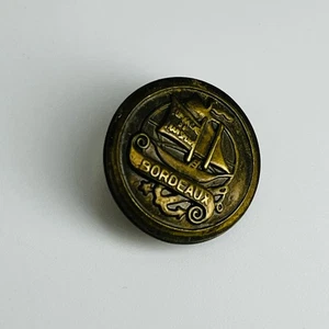 Antique Bordeaux Sailboats Anchor Embossed Brass Button SB5-37 - Picture 1 of 3