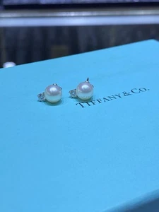 Tiffany & Co. Ohrstecker 7,0 mm Signature Akoya Perle Diamant 18 Karat Weißgold - Bild 1 von 6