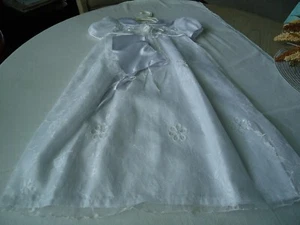 NEU Mädchen Kleider (4) Kleinkind elegant Größe 24 Monate weiß lang mit Haube - Bild 1 von 12