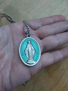 1.75"XL Medalla Milagrosa Plata Turquesa Acero Inoxidable Cadena Collar De Colección - Imagen 1 de 5
