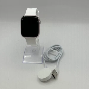 Apple Watch (Series 9) 45mm Pink Aluminum w/ White Band (GPS) - Good Condition - Zdjęcie 1 z 6