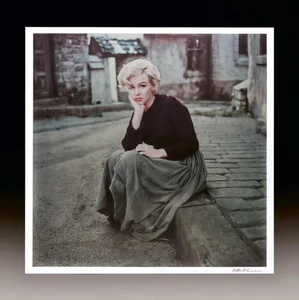 Marilyn Monroe - Druck "Bauer sitzend" von Milton Greene - Bild 1 von 2