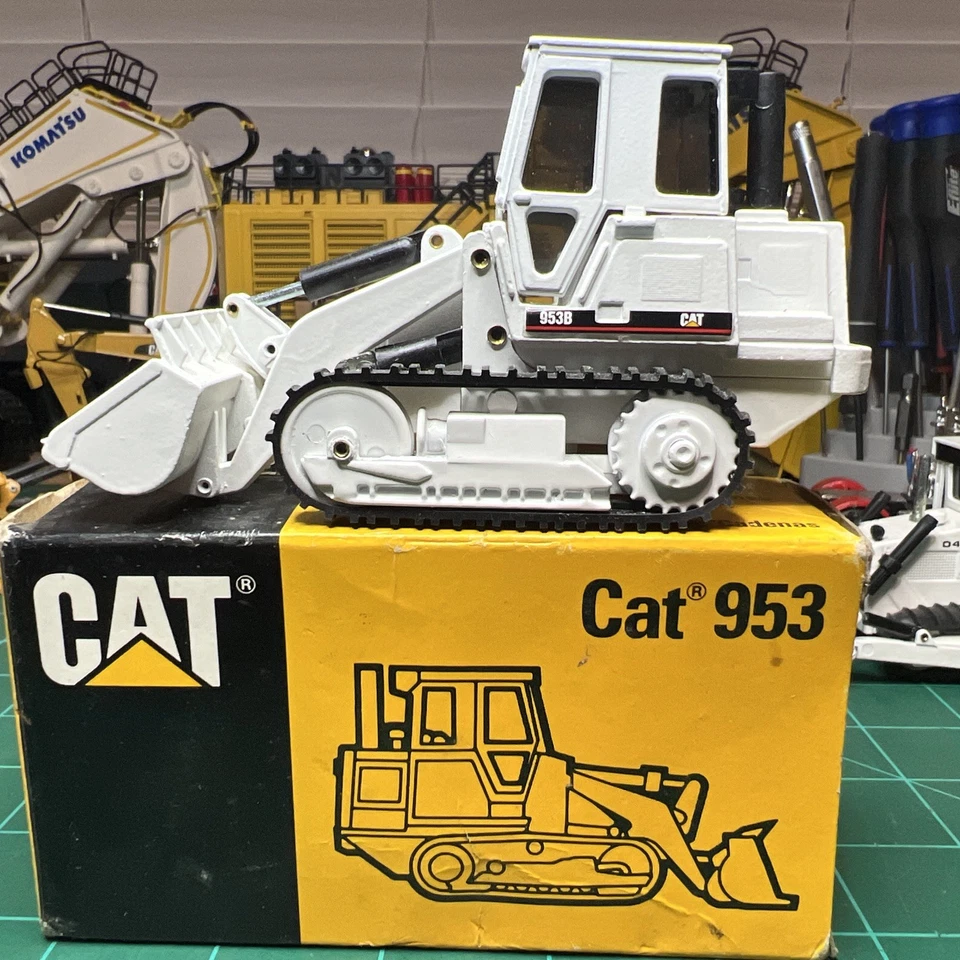 Caterpillar Cat 953B Track Loader - NZG 1:50 Scale Diecast #223 White - Image 1 of 4