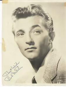 ROBERT "BOB" MITCHUM AUTOGRAPHED & INSCRIBED PHOTO 8 X 10 B&W 1930s - Picture 1 of 1