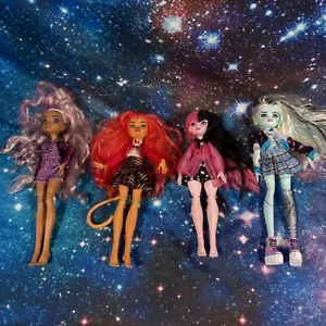 Monster High Core G3 Doll Bundle Clawdeen Wolf, Toralei, Draculaura, Frankie - Picture 1 of 24