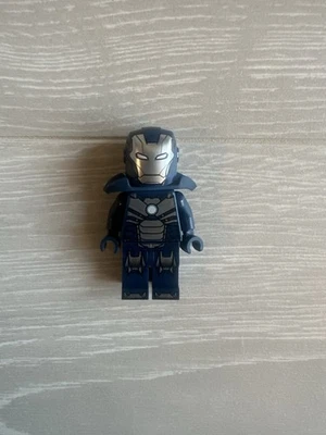 LEGO Super Heroes Iron Man Minifigure Tazer Armour Mark 30 Avengers Marvel 76166 - Image 1 of 2