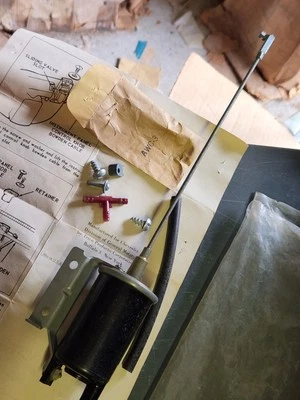 KIT COORDINADOR LAVADORA PARABRISAS CHEVROLET BEL AIR AÑOS 50 NUEVO DE LOTE ORIGINAL  Foto 1 de 4