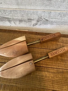 1 pair Hanover Cedar Shoe Tree Size Large Shaper Split Toe - Picture 1 of 2