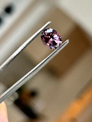 FINEST QUALITY NATURAL VIOLET COLOUR SPINEL GEM - Image 1 of 4